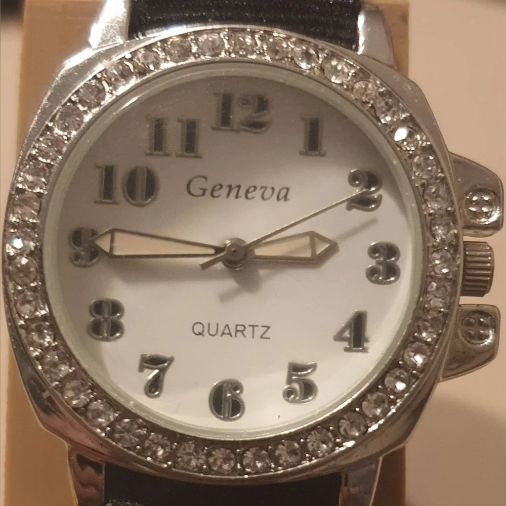 🦋10/$20🦋 Geneva Silver/White Rhinestone Nylon Women's Watch
